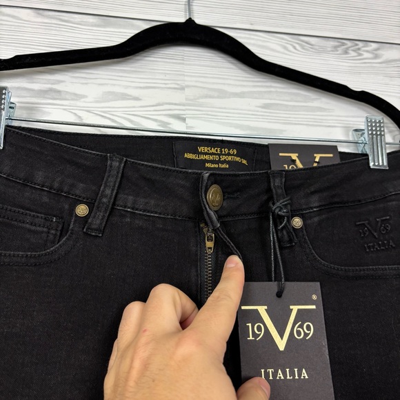 Versace 1969 Italia Black Sofia Bootleg Jeans Size 28 NWT - Picture 4 of 15